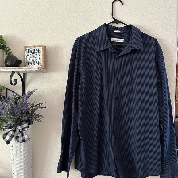 Men’s Calvin Klein, extra large, pinstripe, navy blue and white button down top - Picture 1 of 7